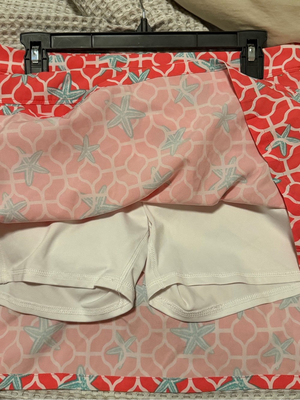 Crown & Ivy Golf Women's Coral Patterned A-Line Skort - Picture 3 of 9